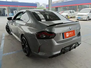 BMW 2 Series 2025 M240i xDrive Coupe interior photo 8