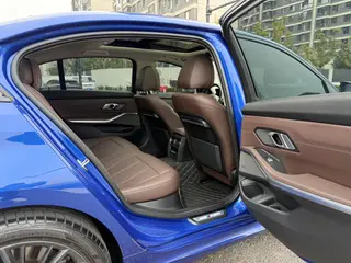 BMW 3 Series 2022 330Li xDrive M Sports Night Suit interior photo 17