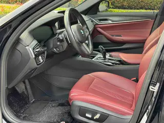 BMW 5 Series 2023 530Li Leader M Ensemble de sport intérieur photo 9