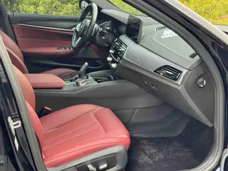 BMW 5 Series 2023 530Li Leader M Ensemble de sport intérieur photo 12