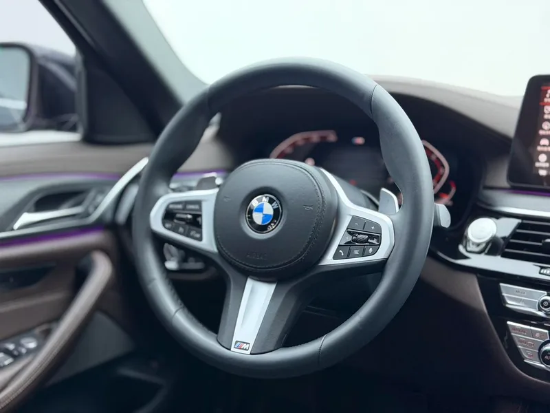 BMW 5 Series 2021 Модификация 530Li Лидирующий M Спортивный костюм интерьер фото 13