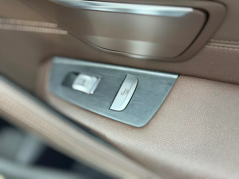 BMW 5 Series 2021 Модификация 530Li Лидирующий M Спортивный костюм интерьер фото 18
