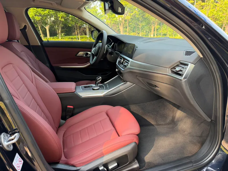 BMW 3 Series 2021 Restyling 325Li M Sports Night Suit interior photo 9