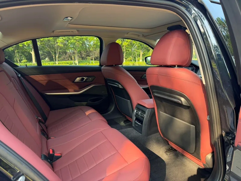 BMW 3 Series 2021 Restyling 325Li M Sports Night Suit interior photo 10
