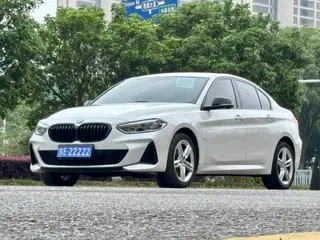 BMW 1 Series 2021 120i M Versión deportiva