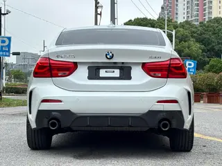 BMW 1 Series 2021 120i M Version sportive extérieur photo 5