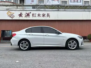 BMW 1 Series 2021 120i M Version sportive extérieur photo 6