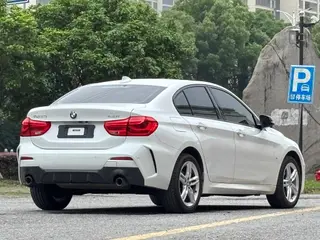 BMW 1 Series 2021 120i M Version sportive extérieur photo 8