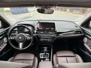 BMW 1 Series 2021 120i M Version sportive intérieur photo 14