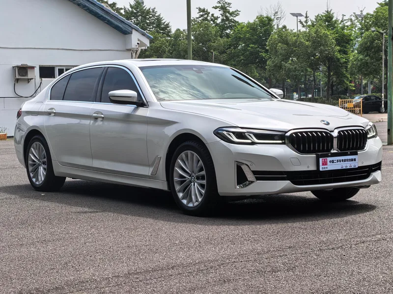 BMW 5 Series 2022 Segundo cambio 525Li Traje de lujo exterior foto 3