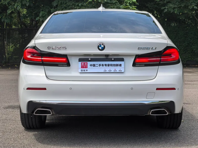 BMW 5 Series 2022 Segundo cambio 525Li Traje de lujo exterior foto 5