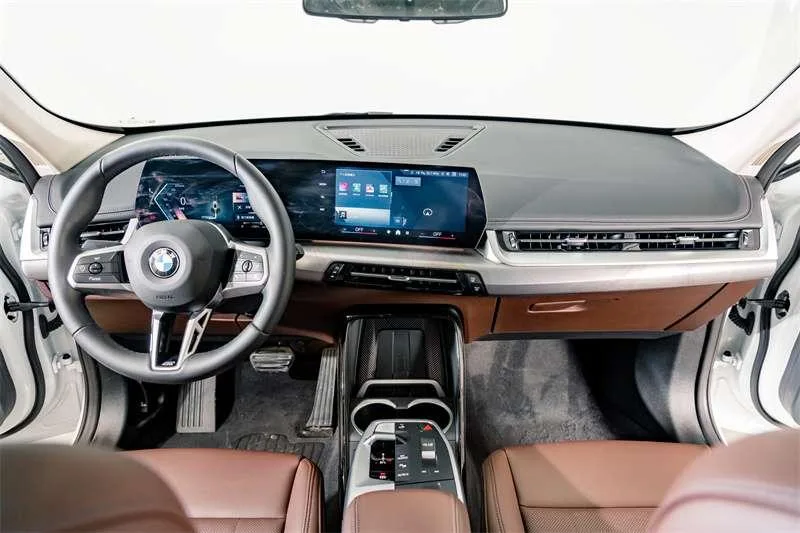 BMW X1 2023 sDrive25Li M Sports suit interior photo 11