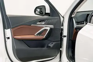 BMW X1 2023 sDrive25Li M Sports suit interior photo 15