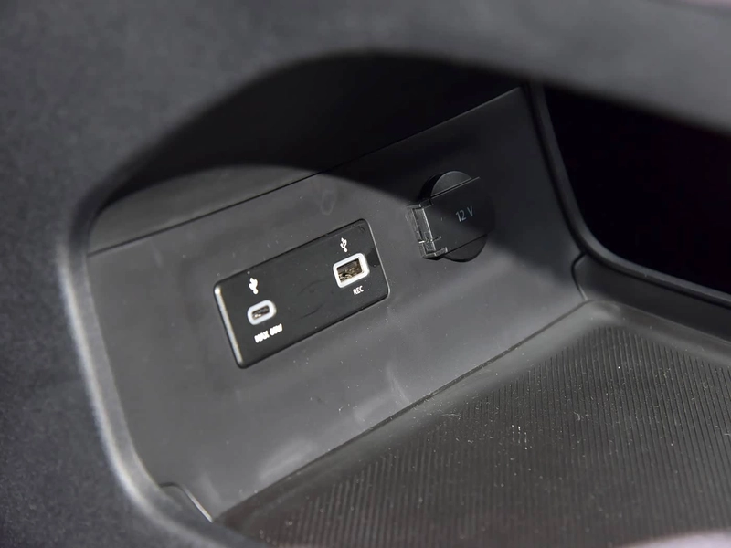 Leapmotor C16 2026 Extensión de rango 280 LIDAR Zhizun Edition 6 Asiento interior foto 14