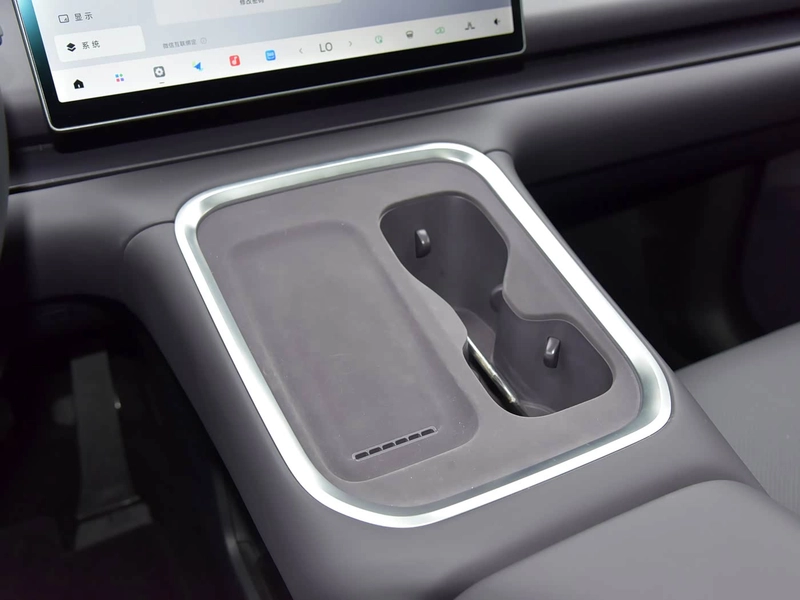 Leapmotor C16 2026 Extensión de rango 280 LIDAR Zhizun Edition 6 Asiento interior foto 15