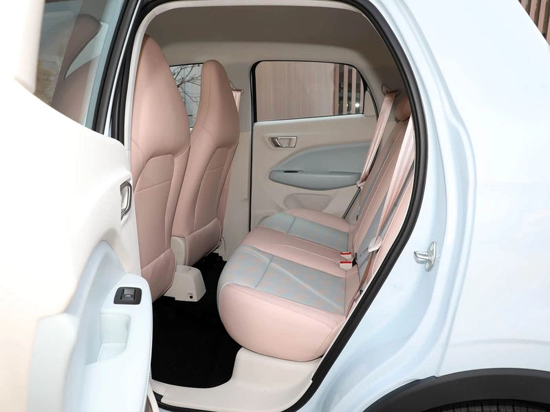 Leapmotor T03 2025 403 Versión cómoda interior foto 18