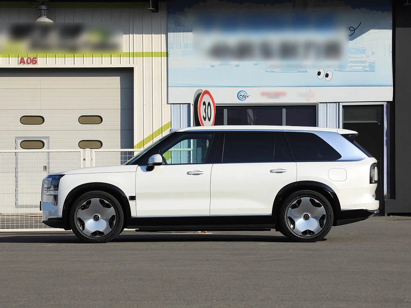 Zeekr 9X 2025 Hyper version 70kWh exterior photo 4