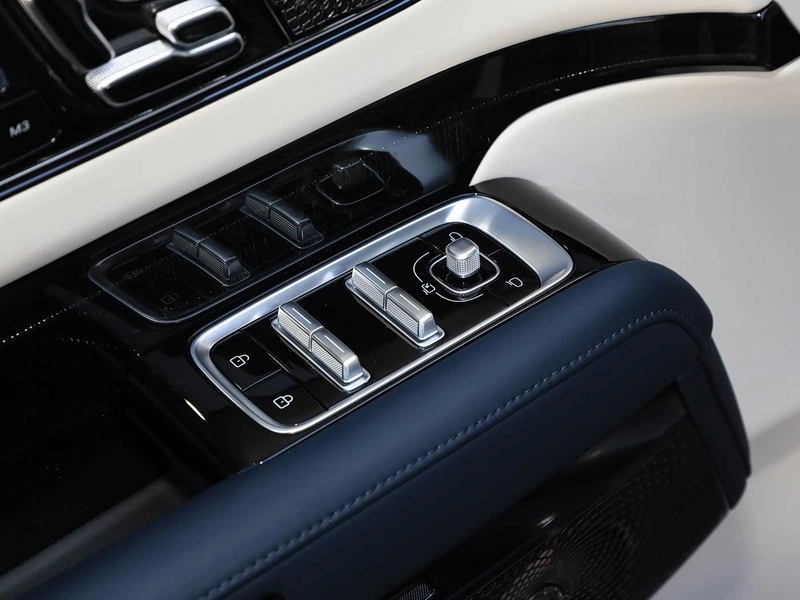 Zeekr 9X 2025 Hyper version 70kWh interior photo 20