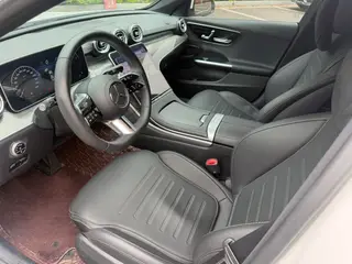 Mercedes-Benz C-Class 2024 C 260 L Versión deportiva interior foto 13 Mercedes-Benz C-Class 2024 C 260 L Versión deportiva interior foto 13