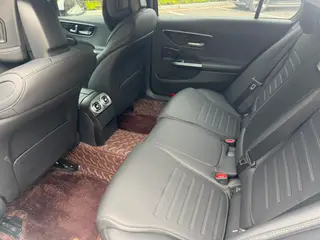 Mercedes-Benz C-Class 2024 C 260 L Versión deportiva interior foto 15 Mercedes-Benz C-Class 2024 C 260 L Versión deportiva interior foto 15