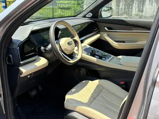 Geely Monjaro 2025 2.0TD High-power automatic two-wheel drive oriental obsidian star version exterior photo 10 Geely Monjaro 2025 2.0TD High-power automatic two-wheel drive oriental obsidian star version exterior photo 10