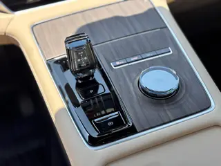 Geely Monjaro 2025 2.0TD High-power automatic two-wheel drive oriental obsidian star version interior photo 13 Geely Monjaro 2025 2.0TD High-power automatic two-wheel drive oriental obsidian star version interior photo 13