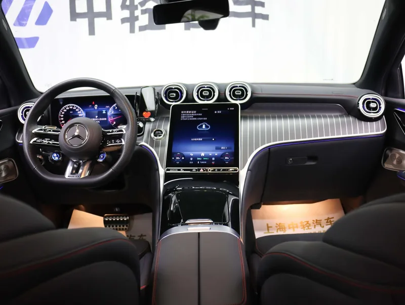 Mercedes-Benz Mercedes-AMG GLC Coupe 2025 AMG GLC 43 4MATIC coupe SUV interior photo 12 Mercedes-Benz Mercedes-AMG GLC Coupe 2025 AMG GLC 43 4MATIC coupe SUV interior photo 12