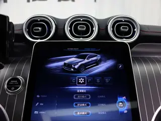 Mercedes-Benz Mercedes-AMG GLC Coupe 2025 AMG GLC 43 4MATIC coupe SUV interior photo 16 Mercedes-Benz Mercedes-AMG GLC Coupe 2025 AMG GLC 43 4MATIC coupe SUV interior photo 16
