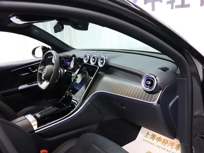Mercedes-Benz Mercedes-AMG GLC Coupe 2025 AMG GLC 43 4MATIC coupe SUV interior photo 19 Mercedes-Benz Mercedes-AMG GLC Coupe 2025 AMG GLC 43 4MATIC coupe SUV interior photo 19
