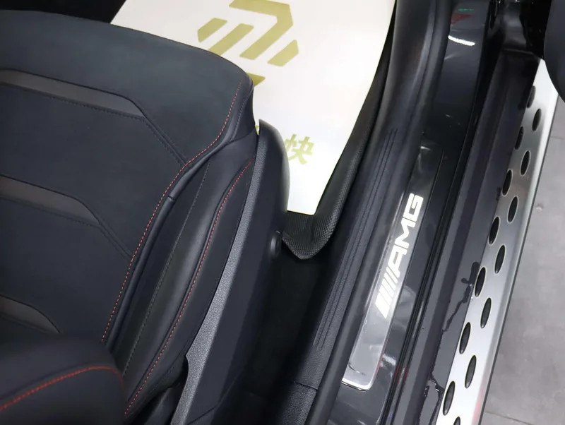 Mercedes-Benz Mercedes-AMG GLC Coupe 2025 AMG GLC 43 4MATIC coupe SUV interior photo 20 Mercedes-Benz Mercedes-AMG GLC Coupe 2025 AMG GLC 43 4MATIC coupe SUV interior photo 20