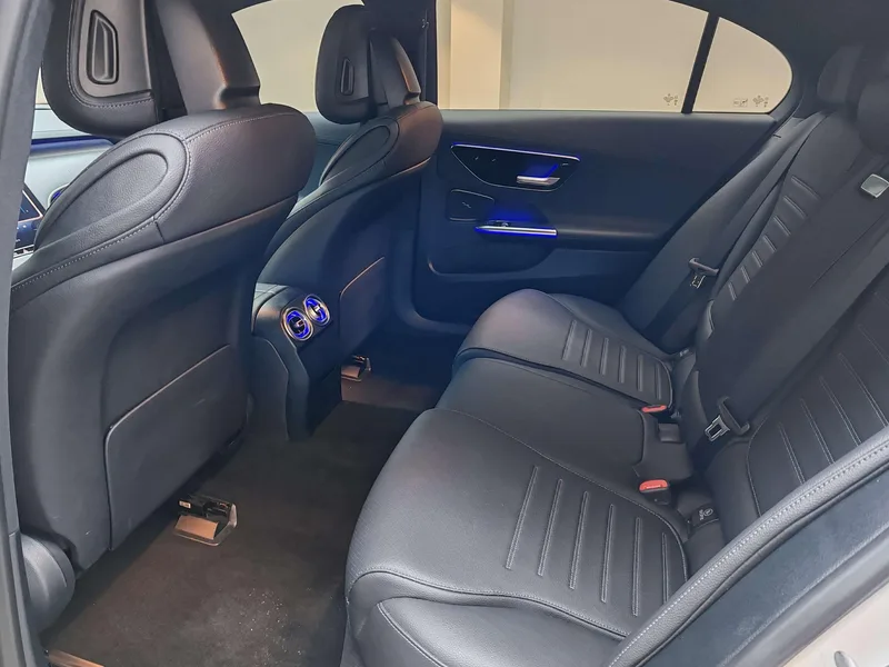 Mercedes-Benz C-Class 2024 Three changes C 260 L Sports version interior photo 11