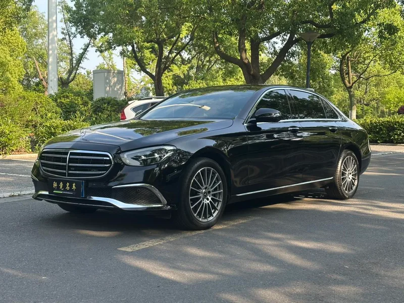 Mercedes-Benz E-Class 2022 E 260 L Coche exterior foto 1 Mercedes-Benz E-Class 2022 E 260 L Coche exterior foto 1
