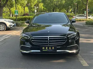 Mercedes-Benz E-Class 2022 E 260 L Coche exterior foto 2 Mercedes-Benz E-Class 2022 E 260 L Coche exterior foto 2