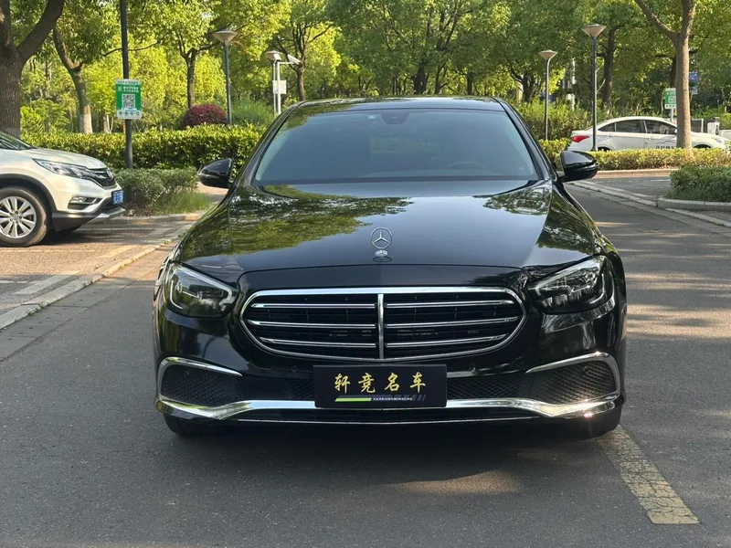 Mercedes-Benz E-Class 2022 E 260 L Coche exterior foto 2 Mercedes-Benz E-Class 2022 E 260 L Coche exterior foto 2