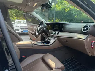 Mercedes-Benz E-Class 2022 E 260 L Coche interior foto 15 Mercedes-Benz E-Class 2022 E 260 L Coche interior foto 15