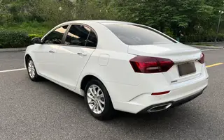 Geely Emgrand 2021 UP 1.5L CVT De lujo interior foto 6 Geely Emgrand 2021 UP 1.5L CVT De lujo interior foto 6