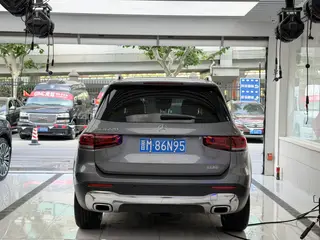 Mercedes-Benz GLB 2022 GLB 220 Estilo de moda exterior foto 3 Mercedes-Benz GLB 2022 GLB 220 Estilo de moda exterior foto 3