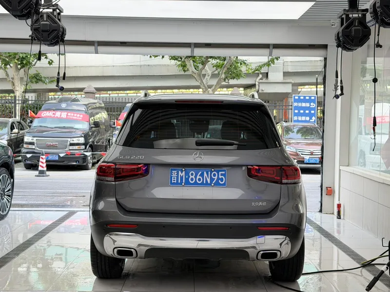 Mercedes-Benz GLB 2022 GLB 220 Estilo de moda exterior foto 3 Mercedes-Benz GLB 2022 GLB 220 Estilo de moda exterior foto 3