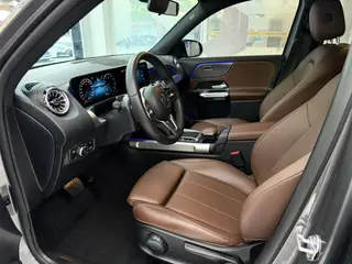 Mercedes-Benz GLB 2022 GLB 220 Estilo de moda exterior foto 6 Mercedes-Benz GLB 2022 GLB 220 Estilo de moda exterior foto 6