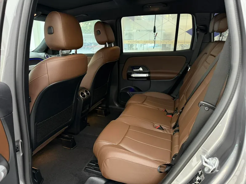 Mercedes-Benz GLB 2022 GLB 220 Estilo de moda exterior foto 7 Mercedes-Benz GLB 2022 GLB 220 Estilo de moda exterior foto 7