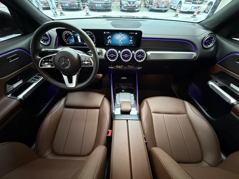 Mercedes-Benz GLB 2022 GLB 220 Estilo de moda exterior foto 8 Mercedes-Benz GLB 2022 GLB 220 Estilo de moda exterior foto 8
