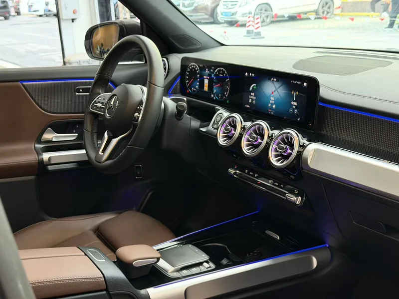 Mercedes-Benz GLB 2022 GLB 220 Estilo de moda exterior foto 10 Mercedes-Benz GLB 2022 GLB 220 Estilo de moda exterior foto 10