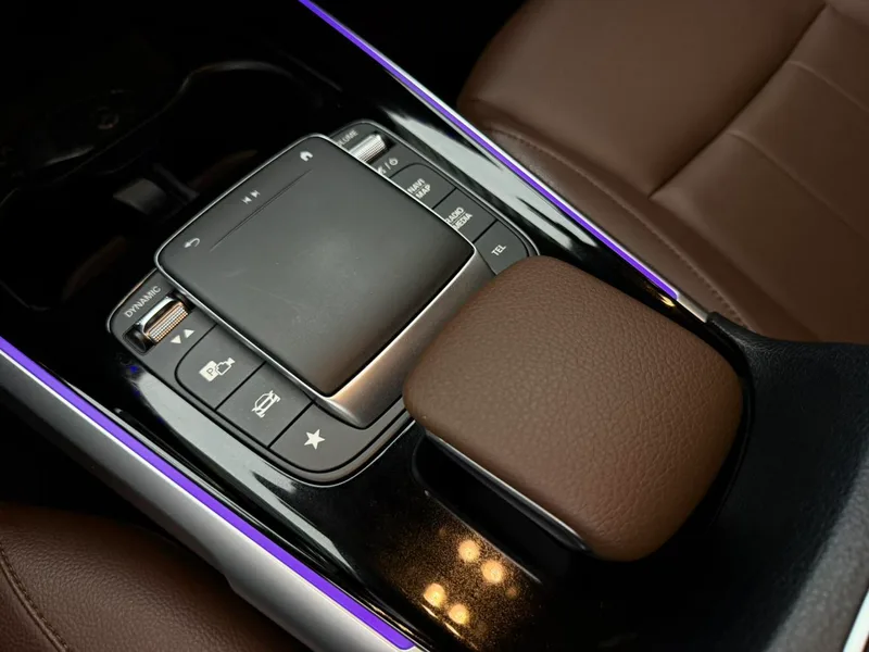 Mercedes-Benz GLB 2022 GLB 220 Estilo de moda interior foto 19 Mercedes-Benz GLB 2022 GLB 220 Estilo de moda interior foto 19