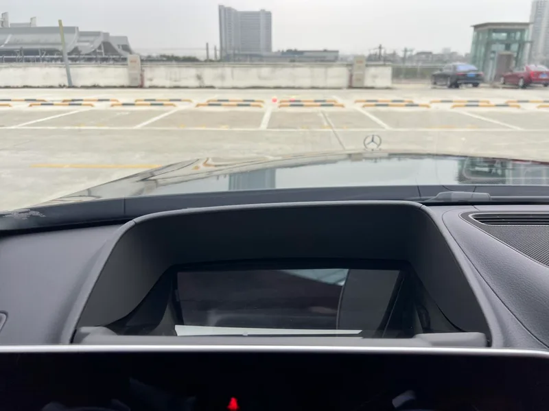 Mercedes-Benz S-Class 2023 S 500 L 4MATIC interior photo 17 Mercedes-Benz S-Class 2023 S 500 L 4MATIC interior photo 17