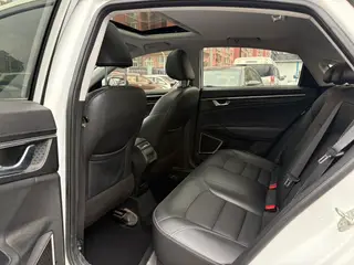Geely Emgrand GL 2020 1.4T CVT De lujo interior foto 8 Geely Emgrand GL 2020 1.4T CVT De lujo interior foto 8