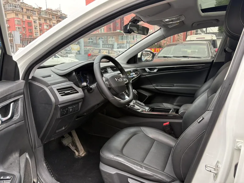 Geely Emgrand GL 2020 1.4T CVT De lujo interior foto 9 Geely Emgrand GL 2020 1.4T CVT De lujo interior foto 9