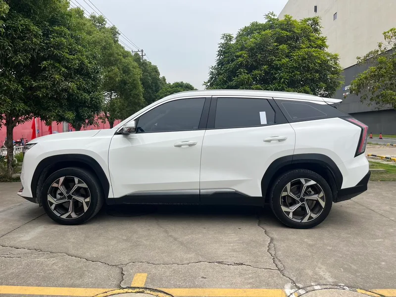 Geely Boyue L 2023 1.5TD DCT Премиальная комплектация экстерьер фото 8 Geely Boyue L 2023 1.5TD DCT Премиальная комплектация экстерьер фото 8