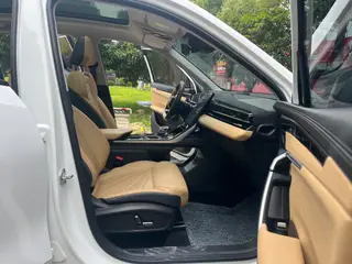 Geely Boyue L 2023 1.5TD DCT Премиальная комплектация экстерьер фото 9 Geely Boyue L 2023 1.5TD DCT Премиальная комплектация экстерьер фото 9