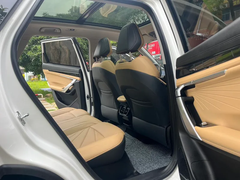 Geely Boyue L 2023 1.5TD DCT Премиальная комплектация экстерьер фото 10 Geely Boyue L 2023 1.5TD DCT Премиальная комплектация экстерьер фото 10