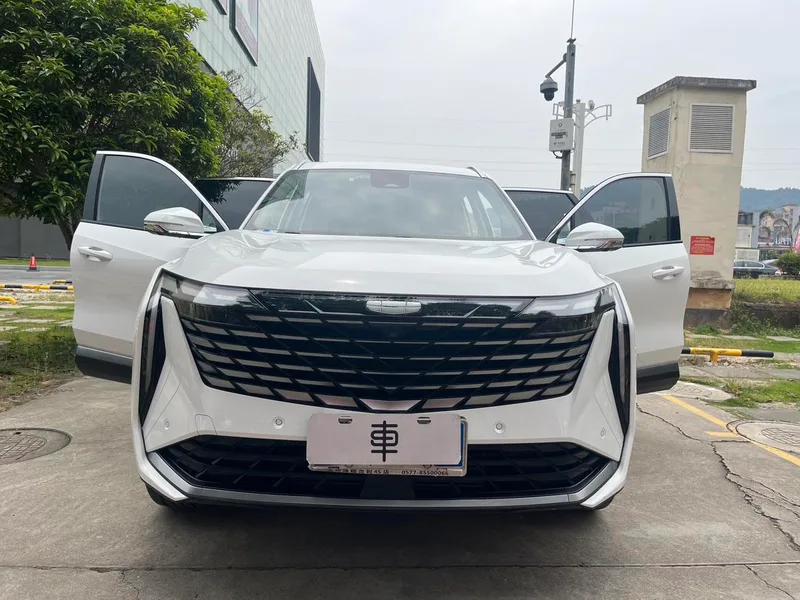 Geely Boyue L 2023 1.5TD DCT Премиальная комплектация интерьер фото 13 Geely Boyue L 2023 1.5TD DCT Премиальная комплектация интерьер фото 13